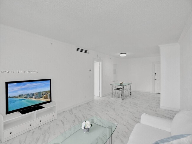 Building Photo - 2501 S Ocean Dr