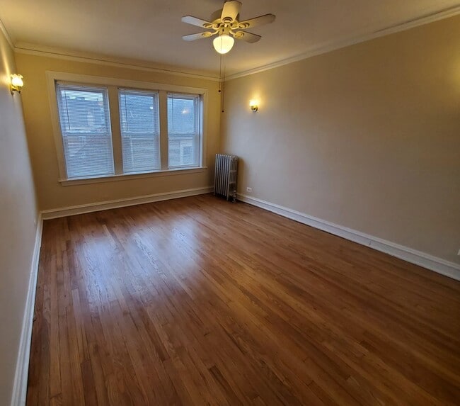 Primary Photo - 3054 W Irving Park Rd