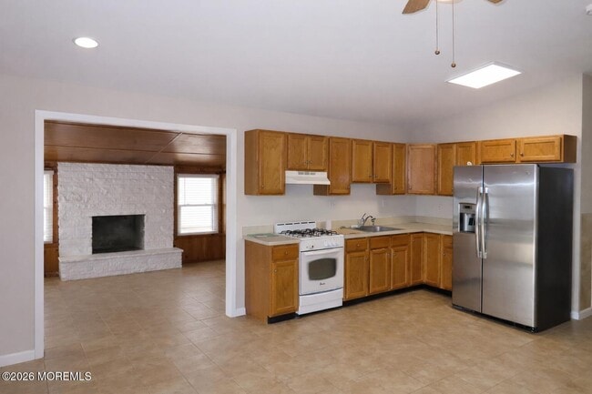 Building Photo - 825 Leeward Dr