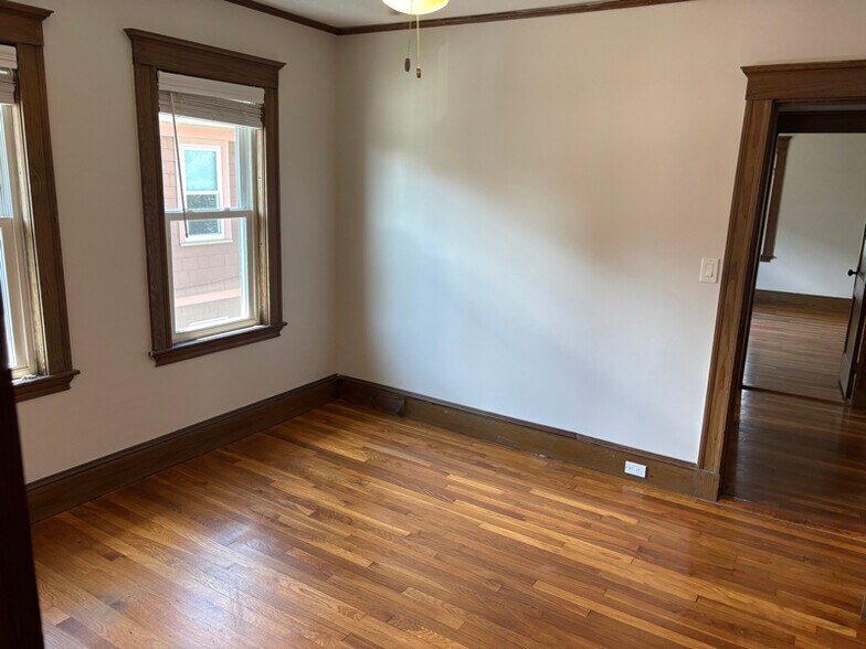 Building Photo - 13 Ryden St