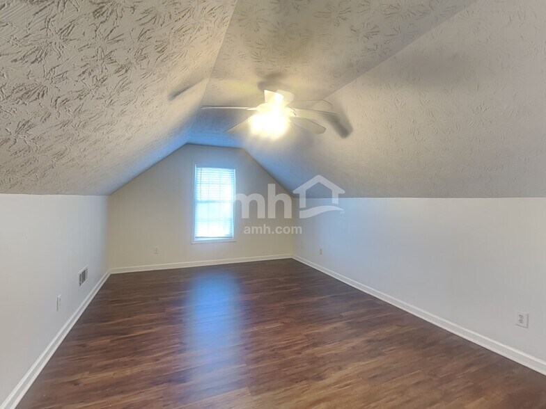 Building Photo - 951 Garden Oak Ct