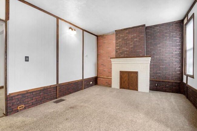 Building Photo - 542 2nd St