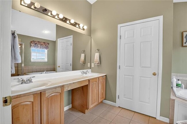 Building Photo - 1403 N Shevlin Ct