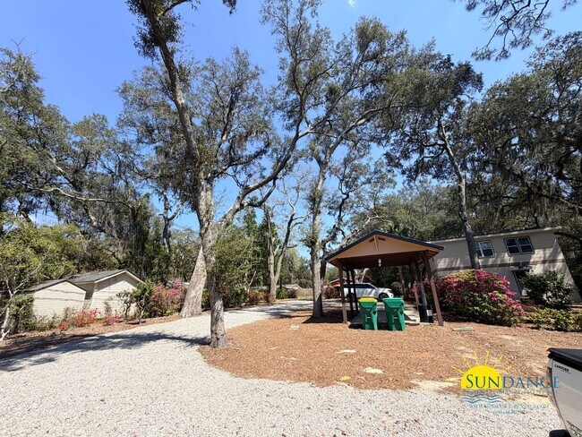 Building Photo - Waterfront 3 Bedroom Home Near E. John Sims Parkway in Niceville!