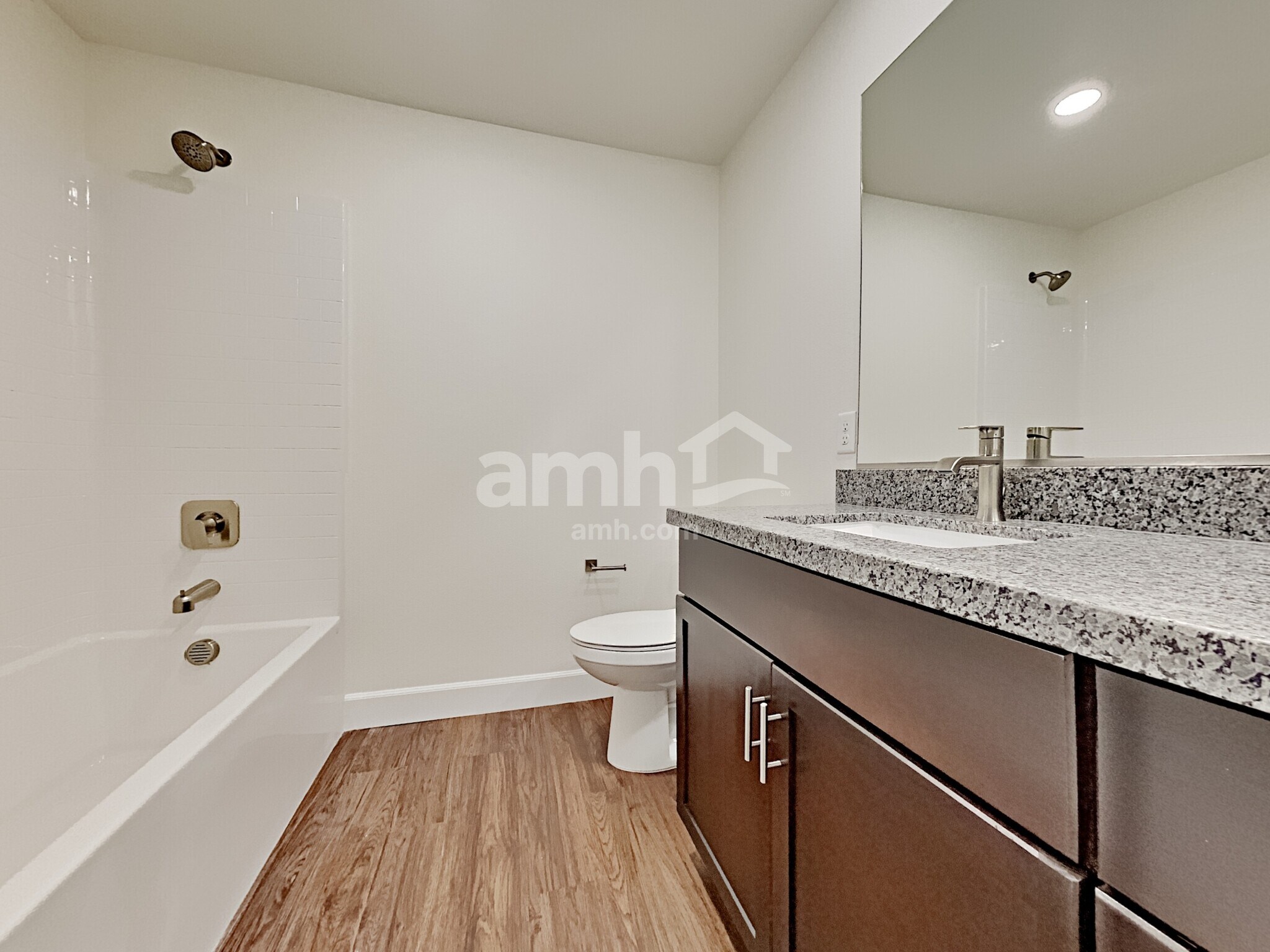 Building Photo - 696 N Water St