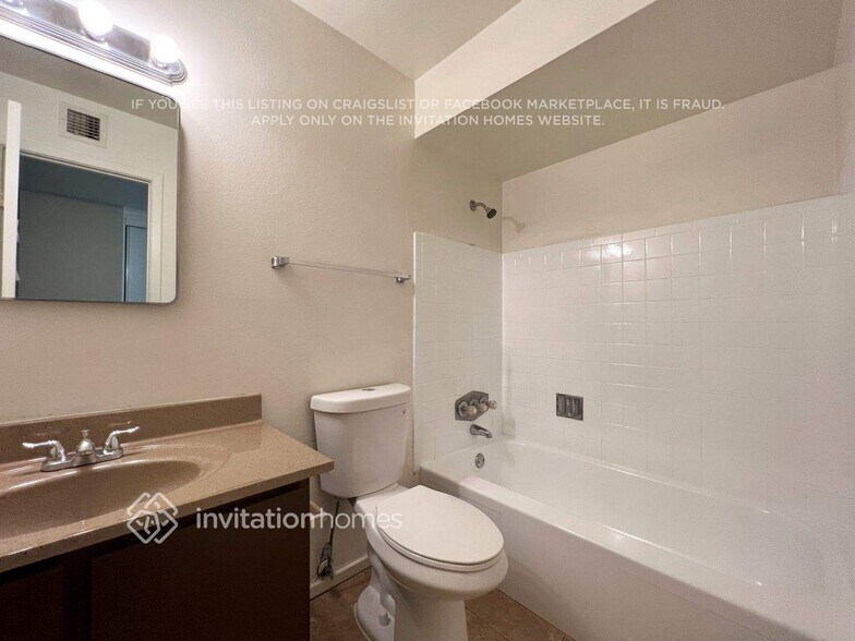 Building Photo - 5414 W Wilshire Dr