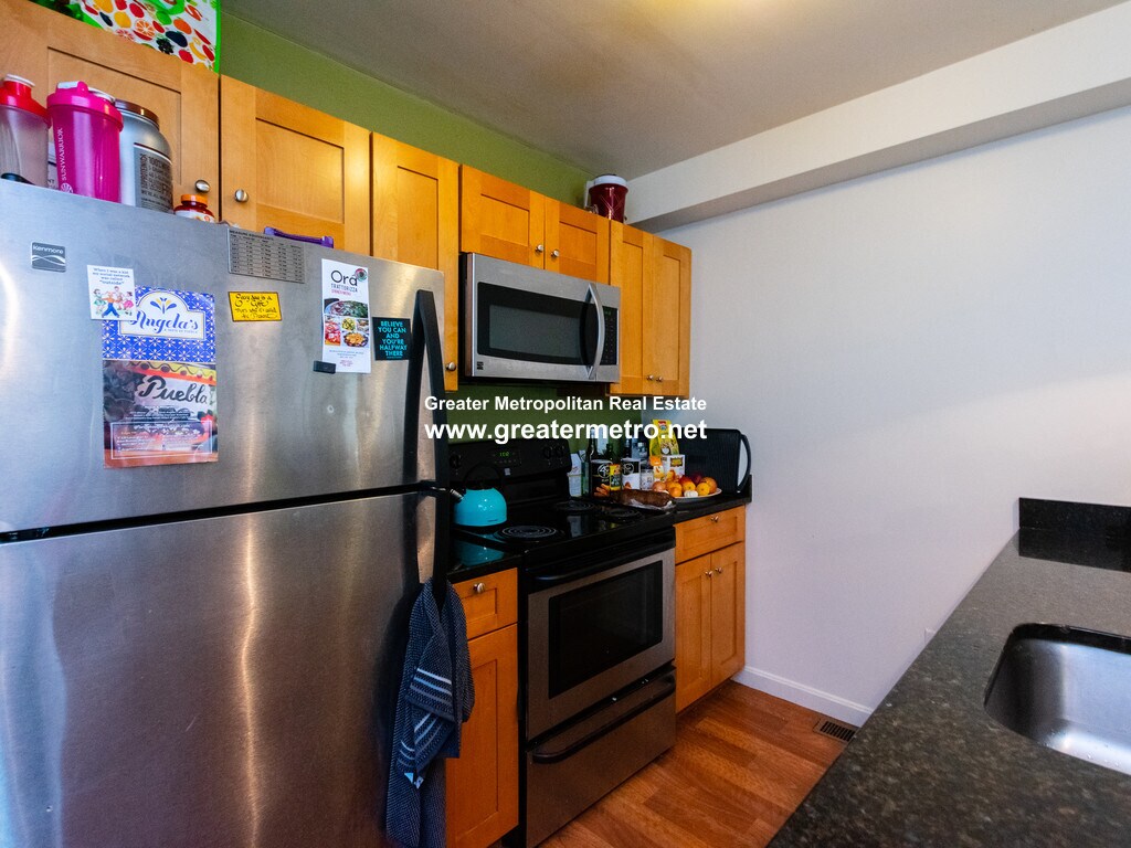 Building Photo - 41 Chelsea St