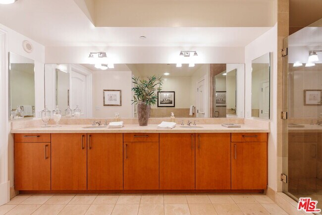 Building Photo - 10800 Wilshire Blvd