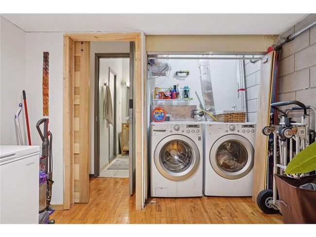 Building Photo - 801 N Washington Ave