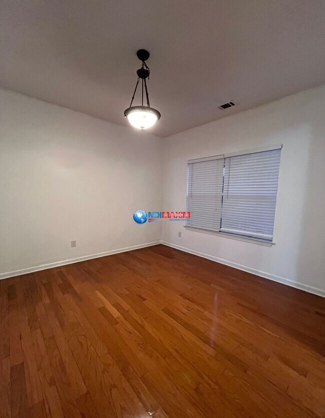 Building Photo - 4066 Parkway Cir NW