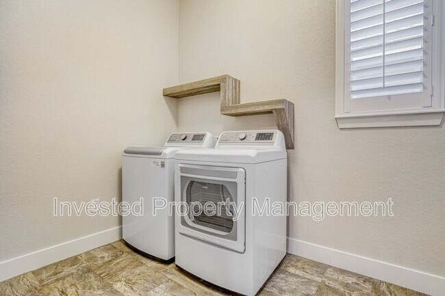 Building Photo - 6601 Pinery Villa Pl