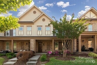 Building Photo - 2227 Eversham Dr NW
