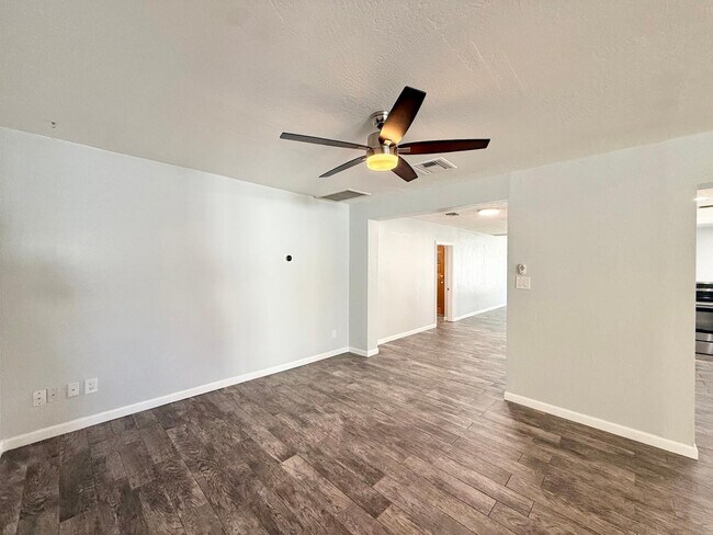 Building Photo - 3553 E Monterosa St