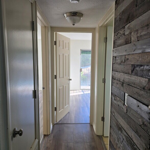 Building Photo - 2616 Alpine Blvd
