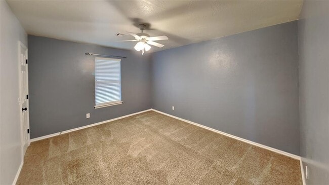 Building Photo - 1590 Deerwood Tr