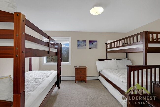 Building Photo - Winter Rental- HOT TUB, Quiet townhome with hot tub and two living areas