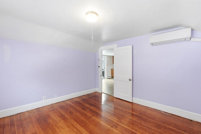 Building Photo - 26 Tower St