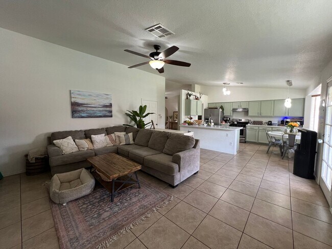 Building Photo - SOLAR & POOL HOME!