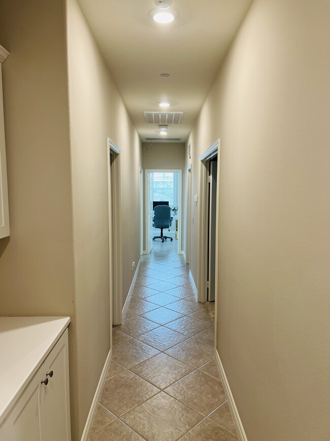 Building Photo - 45781 Ambara Ct