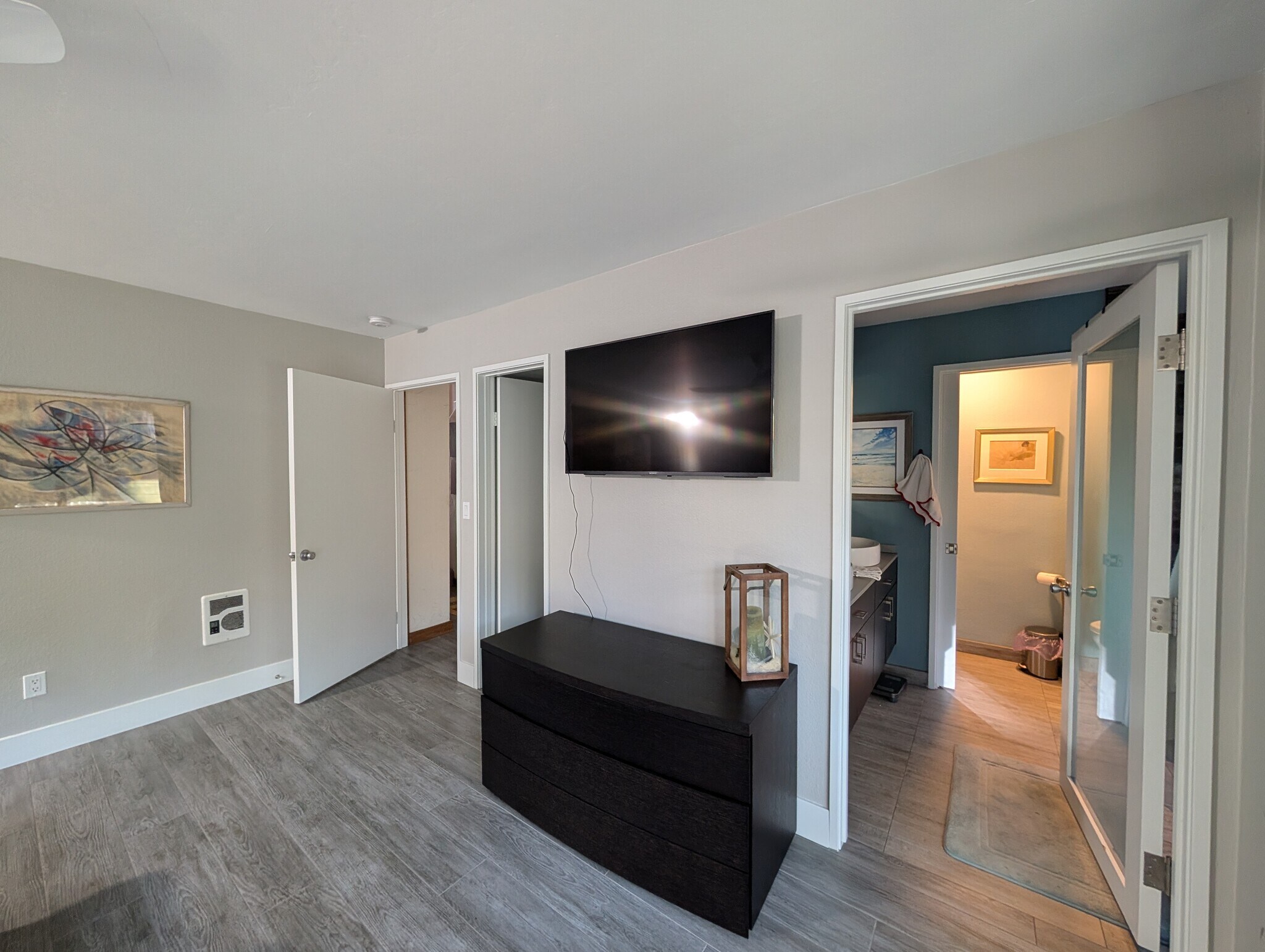 Building Photo - 245 S Helix Ave