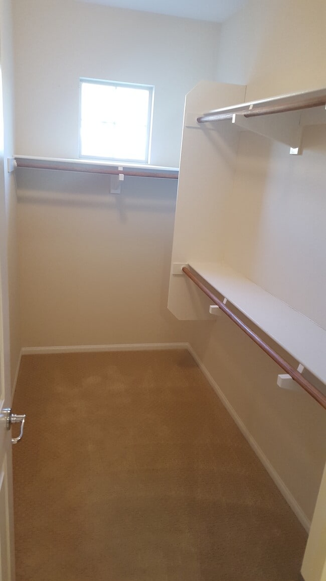 Building Photo - 10622 Golden Willow Trail