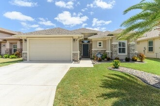 Building Photo - 5 S Bay Hill Dr