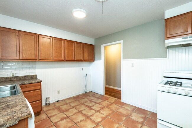 Building Photo - Cute 3/1 close to TEch and Medical