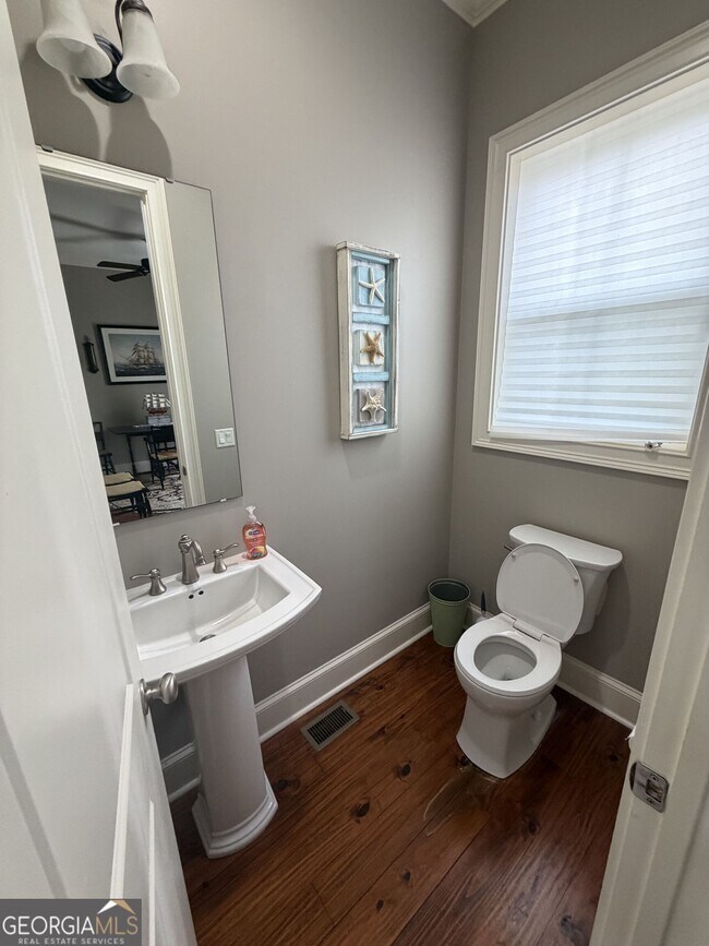 Building Photo - 102 Riverfront Cir