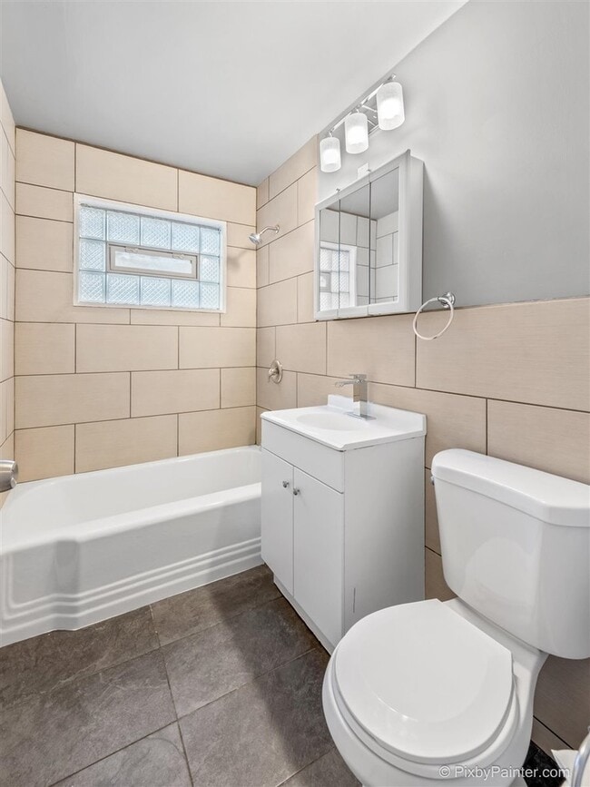 Building Photo - 7435 N Winchester Ave