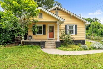 Building Photo - Quaint 3-Bedroom Retreat with Fireplace & ...