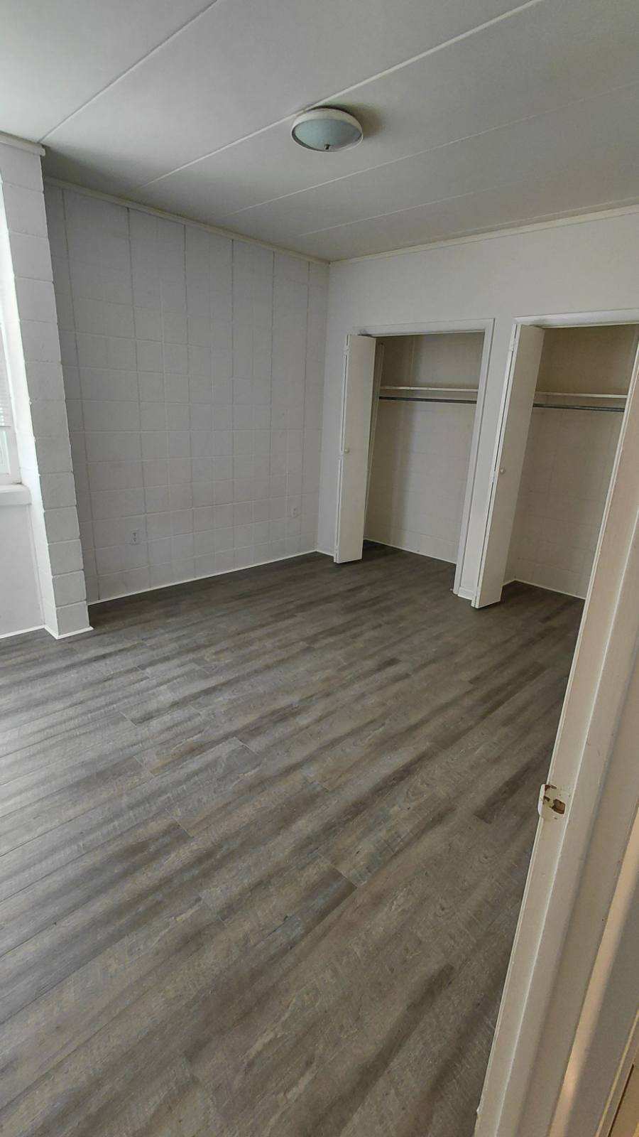 Building Photo - 904 Brightwood Manor Dr