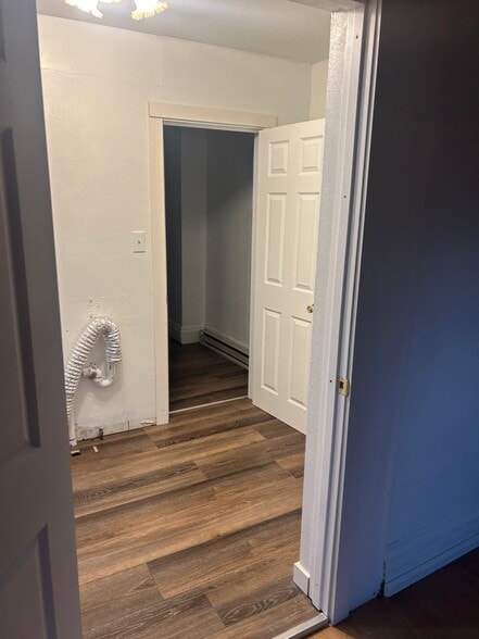 Building Photo - 415 4th Ave W