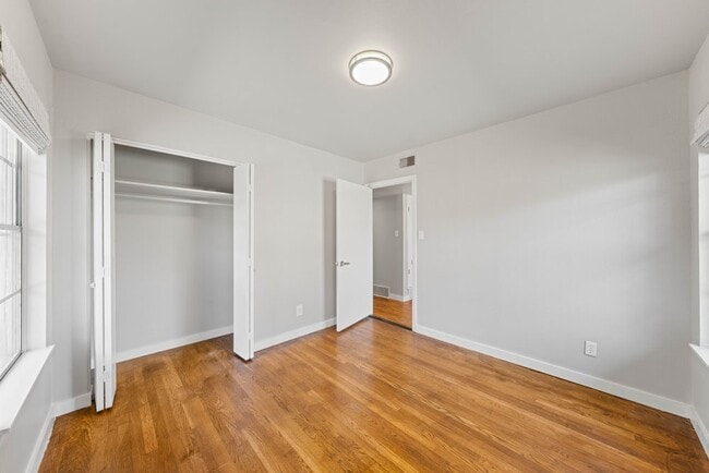 Building Photo - 303 Marquis Ln