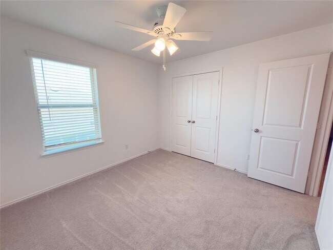 Building Photo - 128 Fiery Skipper Ln