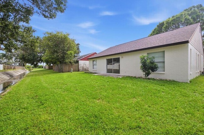 Building Photo - 1901 Castle Bay Ct