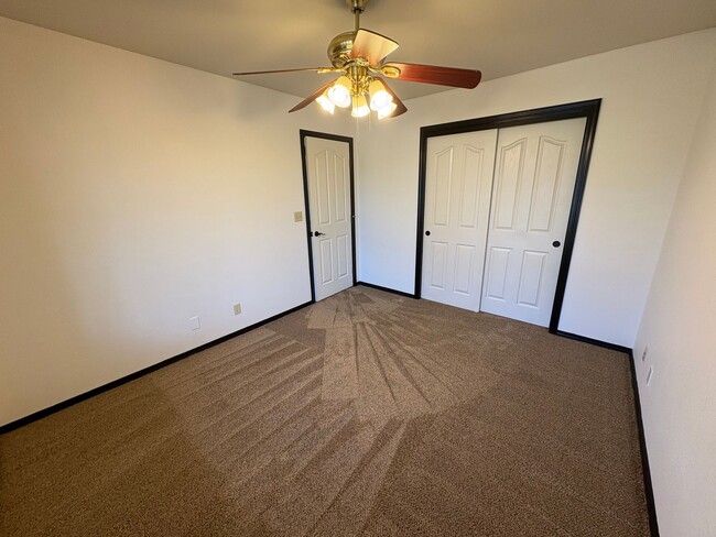 Building Photo - NW Visalia Home coming soon!