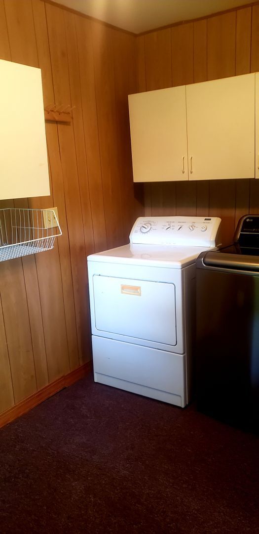 Building Photo - 3 bedroom, 1 bath Home: Located in Elletts...