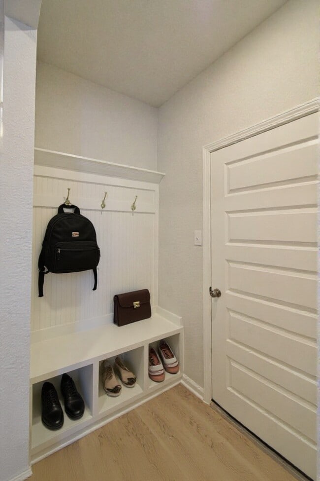 Building Photo - 12596 Canyon Falls Boulevard