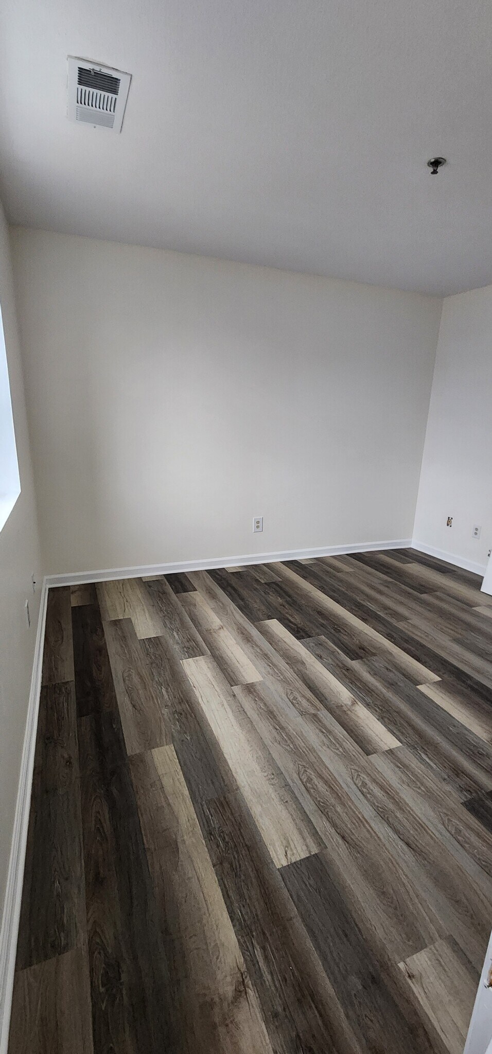 Building Photo - 46 S Cherry St