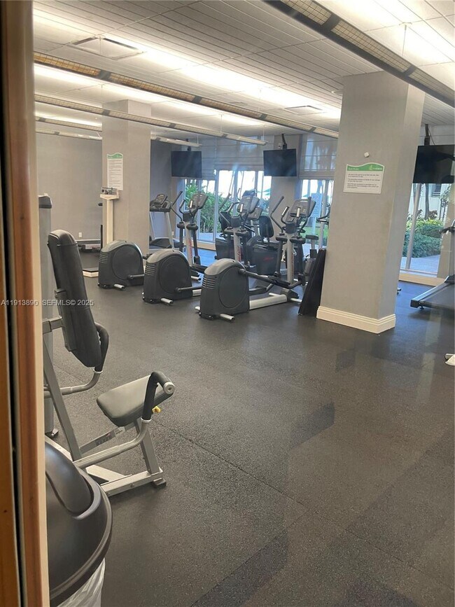 Building Photo - 3801 S Ocean Blvd