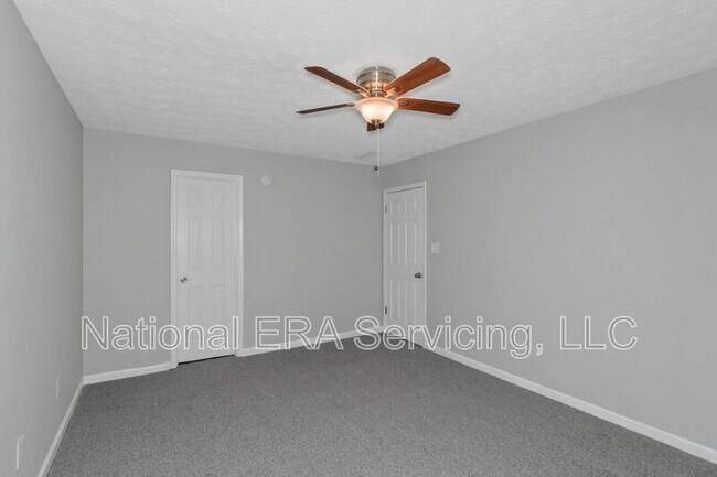 Building Photo - 213 Robin Ln