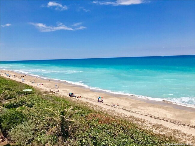 Building Photo - 18 NE Nautical Pl