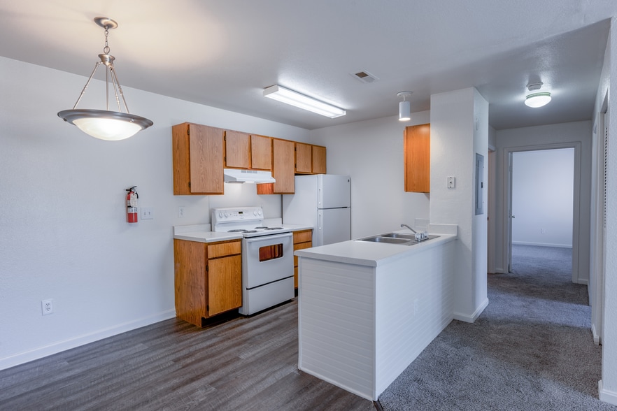 Primary Photo - Lyons Gate Apartments