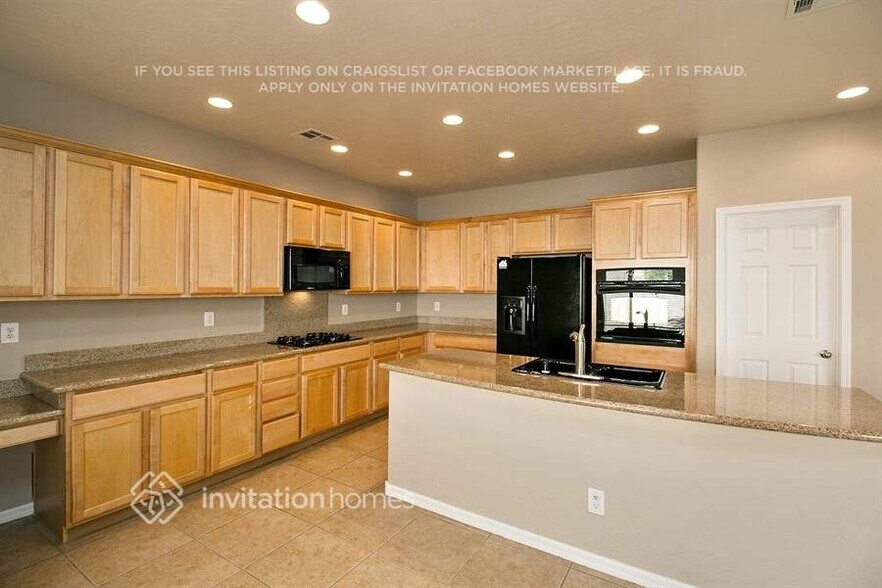 Building Photo - 2542 Findlater St