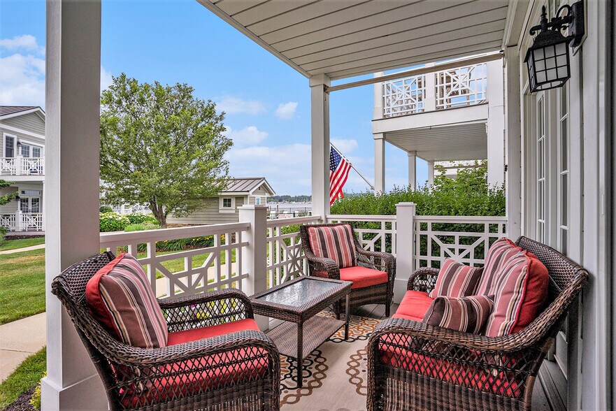 Building Photo - 807 Lake St