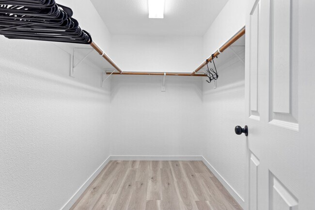 Building Photo - Cozy Furnished 3bed 3bath l Near Southern Highlands