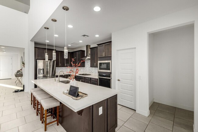 Building Photo - 6759 N 128th Dr