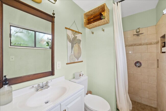 Building Photo - 171 Salmon Dr NE