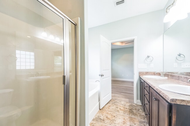 Building Photo - 14137 Waterford Cove