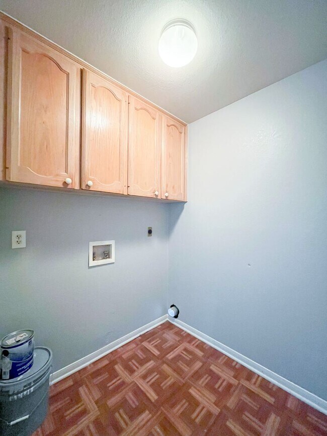 Building Photo - 1707 Windward Dr